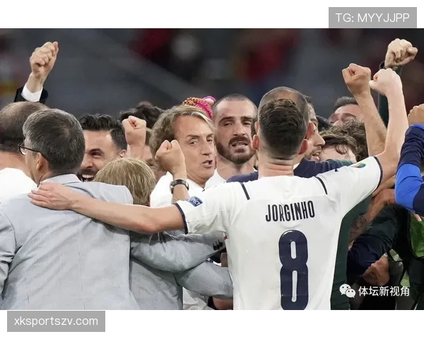 保利尼奥中场风格解析：攻守兼备表现稳健